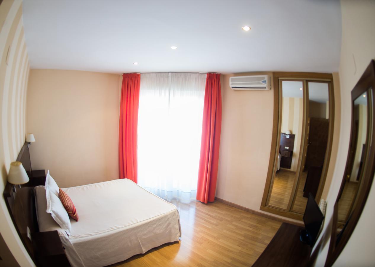 Hotel Fernando IV Martos Eksteriør billede