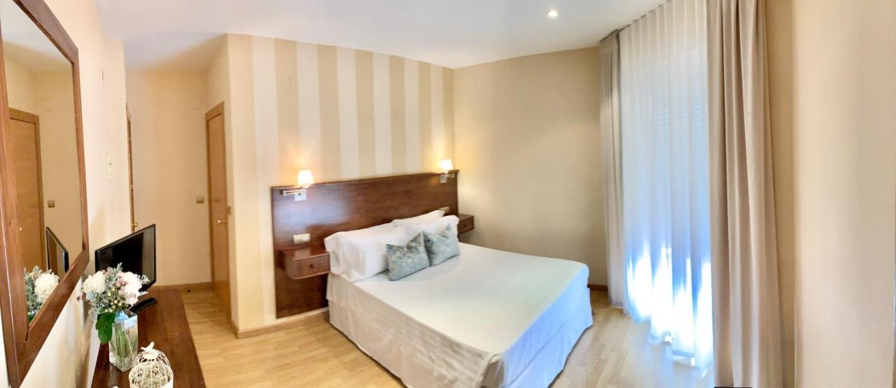 Hotel Fernando IV Martos Eksteriør billede